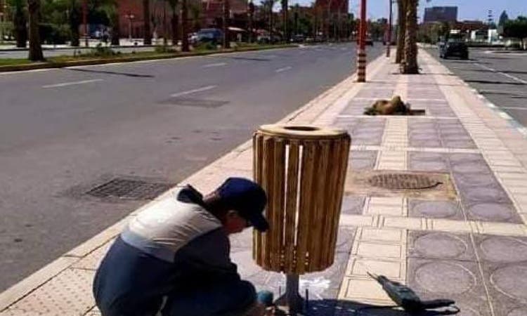 بركان .. تركيب نماذج من سلال المهملات لتعزيز جمالية المدينة